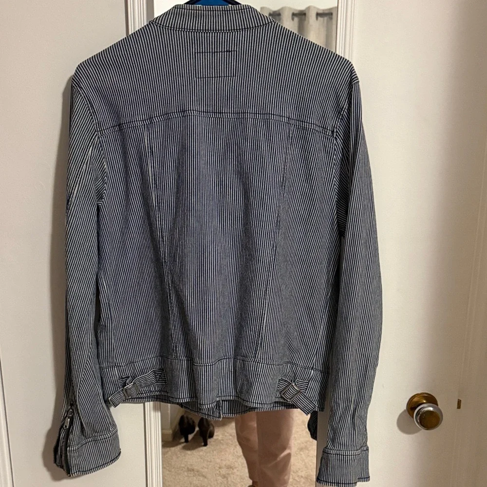 Banana Republic Navy and White Striped Jean Jacket - Picture 4 of 6